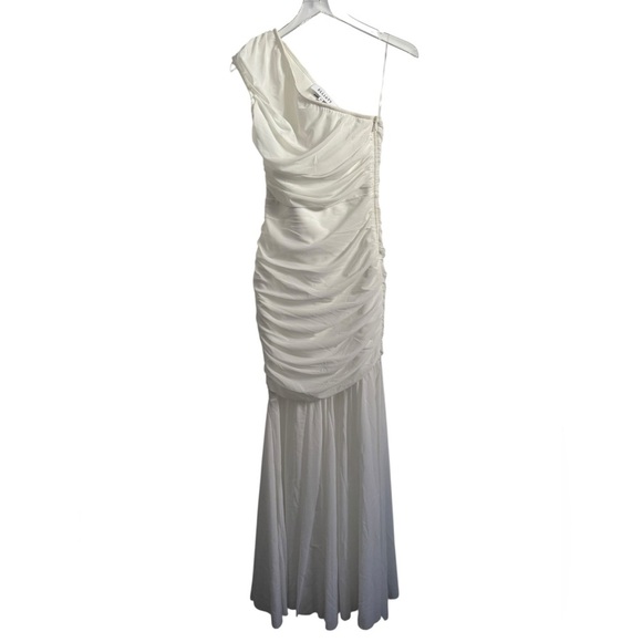 NEW Elliatt Vienna Ruched Maxi Gown Dress Size XS B3118 - Picture 5 of 6